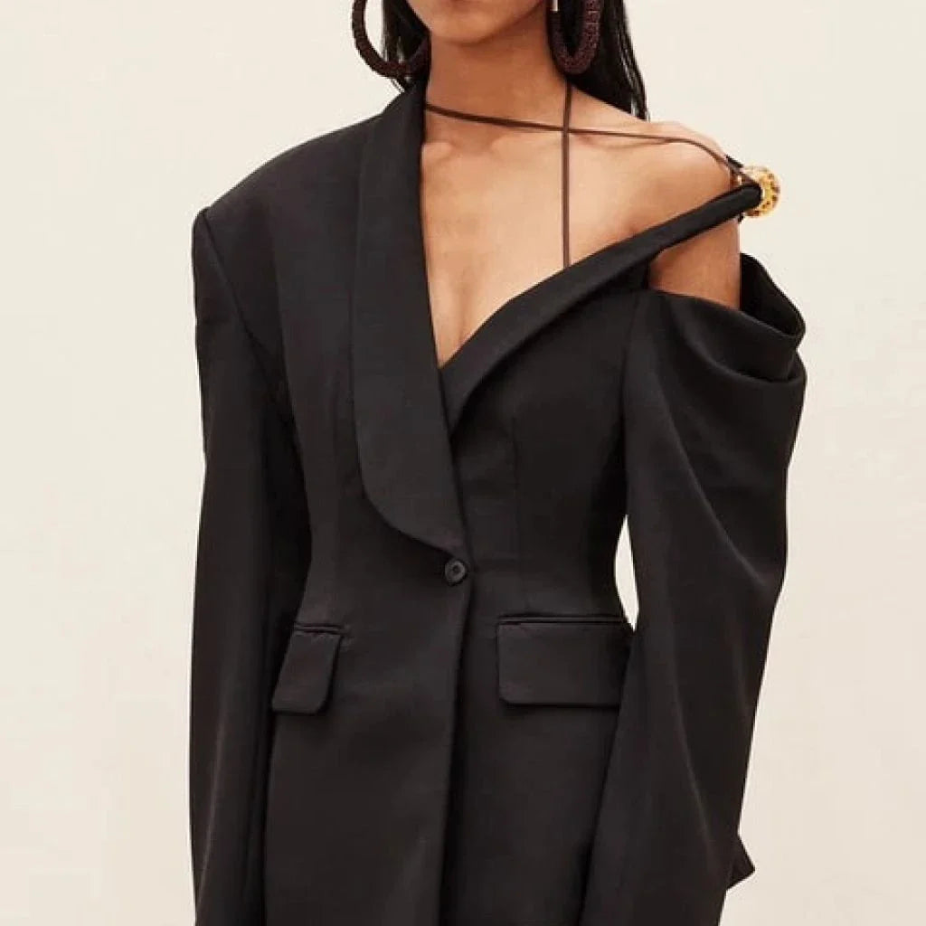 Chic and versatile women's blazer with oblique shoulder, long sleeves, and hollow-out details for a modern, sophisticated look