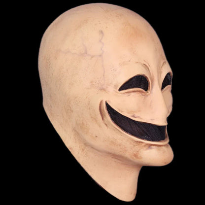 A high-quality latex alien mask with a smiling expression and faceless design, perfect for Halloween or costume parties.