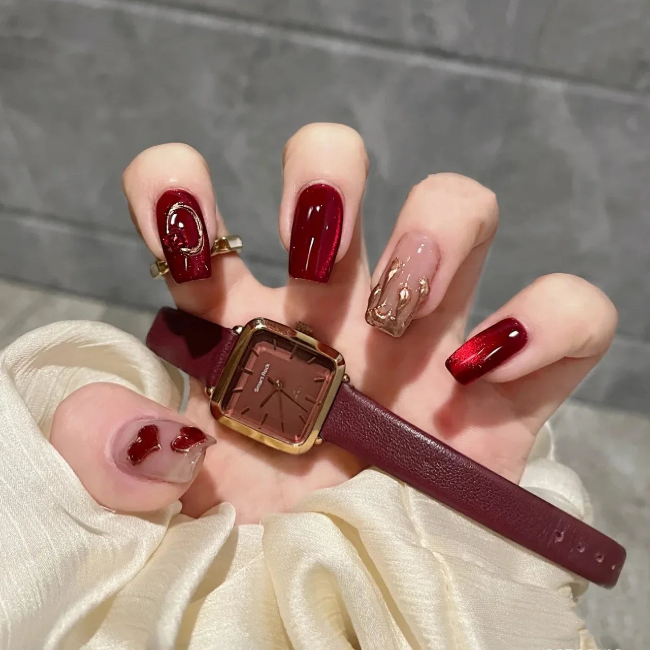 Captivating Cat's Eye Bridal Nails in a range of sizes for a personalized and elegant wedding day look