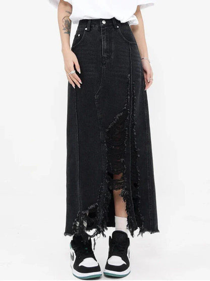 Fashionable high-waist denim skirt with distressed details, offering a stylish and comfortable design for versatile wear.