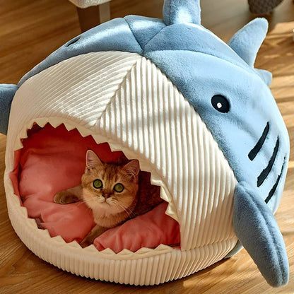Cozy Retreat Plush Enclosed Cat Bed - Soft, Warm, and Secure Space for Your Feline Friend