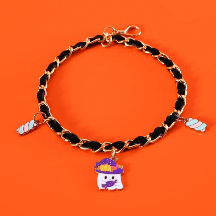 Stylish pet Halloween collar made of velvet with a dripping bat design, available in adjustable sizes for a comfortable fit.