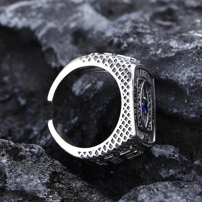 Sophisticated men's 925 sterling silver ring with eye-catching design