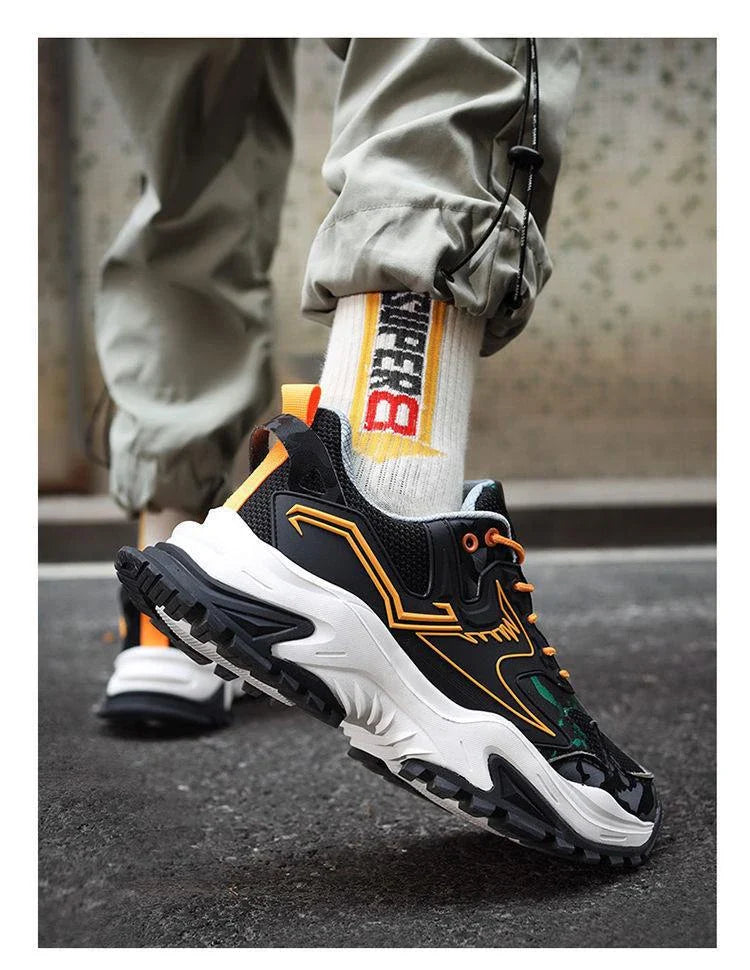 Fashionable and breathable casual sneakers with a sleek design, suitable for students and professionals.