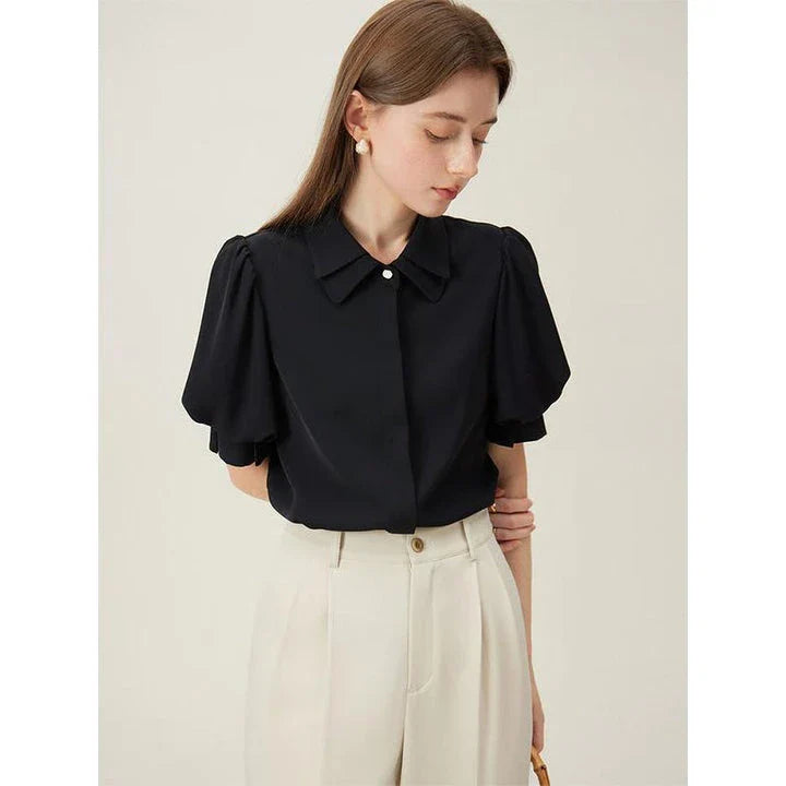 Elegant summer polo collar shirt for professional women, featuring a sophisticated design, breathable fabric, and versatile style.