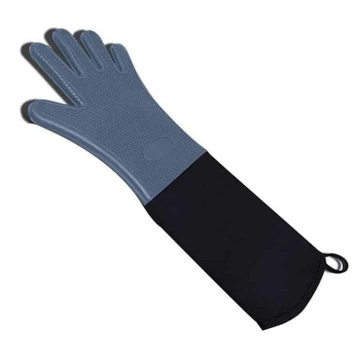 Premium heat-resistant oven gloves with silicone and cotton construction, designed for safe and comfortable handling of hot cookware in the kitchen
