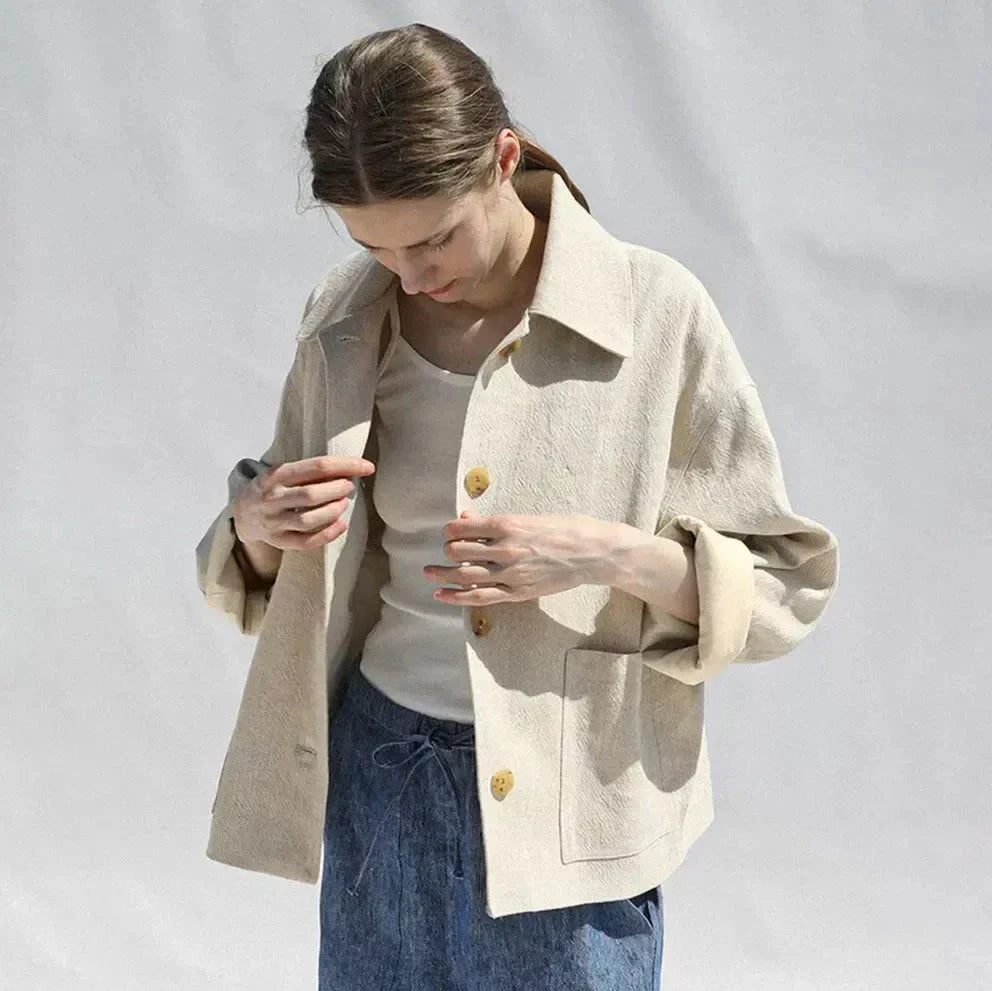 Elegant and comfortable cotton-linen autumn jacket for women with classic lapel collar and versatile design