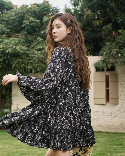Floral print dress with flare sleeves, knee-length design, and loose, comfortable fit