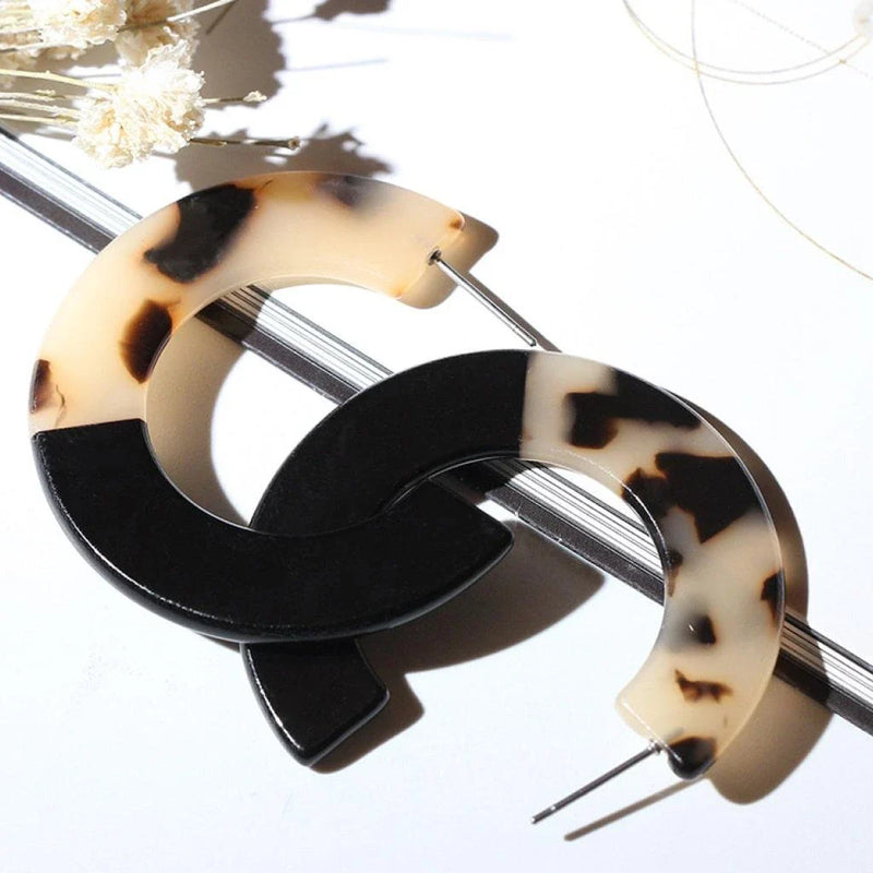 Hhomeenjoy Elegant C-Shaped Acrylic Earrings for a Chic Look