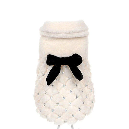Cozy and stylish winter coat for pets, featuring a soft cotton exterior and plush faux fur lining for maximum warmth and comfort.