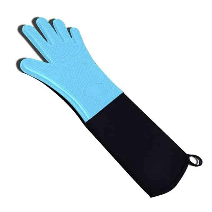 Premium heat-resistant oven gloves with silicone and cotton construction, designed for safe and comfortable handling of hot cookware in the kitchen