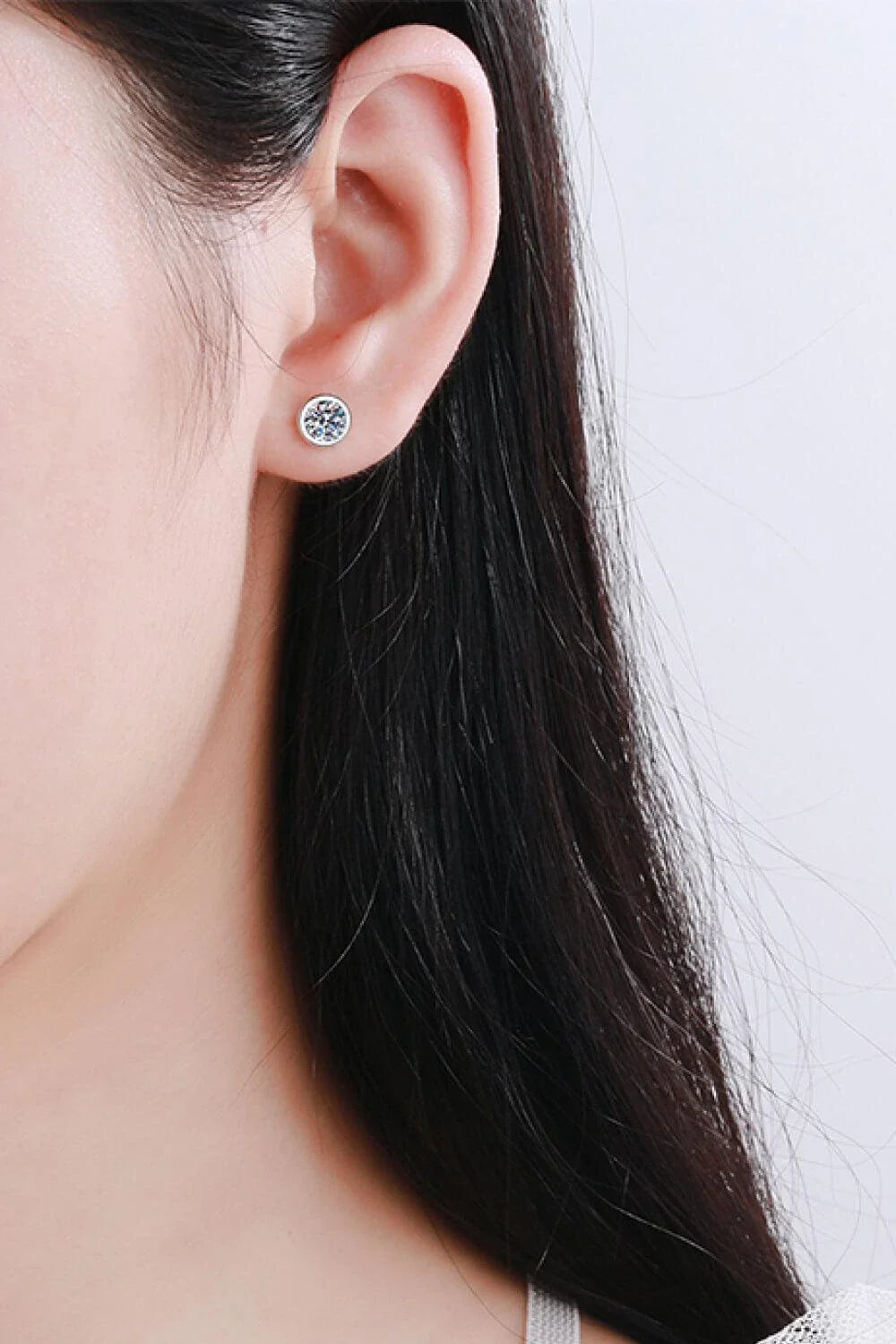 Sparkling moissanite stud earrings in 925 sterling silver with rhodium plating, totaling 1 carat of premium gemstones