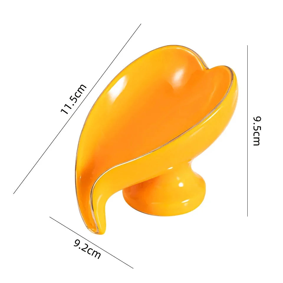 Elegant ceramic leaf-shaped soap dish with a heart design, perfect for adding a touch of nature-inspired luxury to your bathroom decor