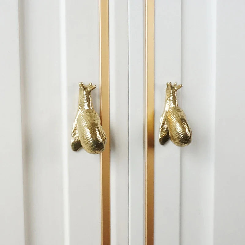 Elegant European-style retro brass snail cabinet door handles in small and large sizes for wardrobe, cabinet, and drawer upgrades
