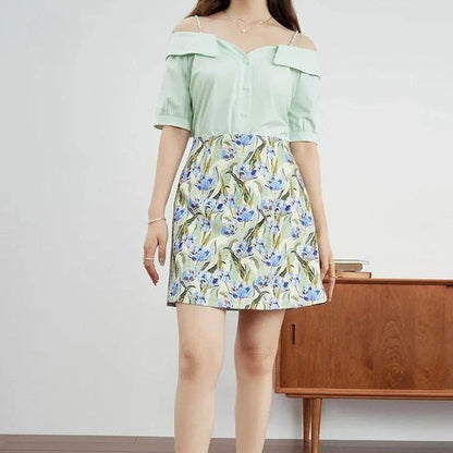 Stylish floral high-waist A-line mini skirt with a flattering silhouette and vintage-inspired design