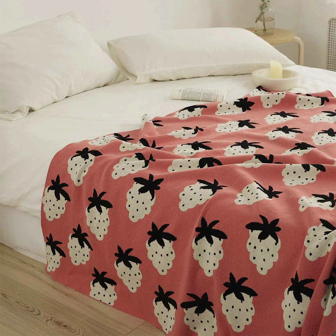 Cozy grape-patterned cotton blanket for comfortable relaxation and elegant home decor