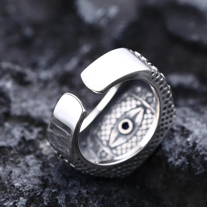 Sophisticated men's 925 sterling silver ring with eye-catching design