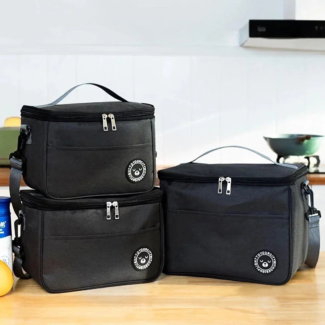 Portable thermal lunch bag made of durable oxford cloth with insulation to keep food and drinks at the perfect temperature