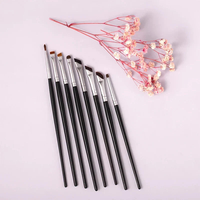 Premium 4-Piece Synthetic Eye Makeup Brush Set with Wooden Handles for Flawless Eye Makeup Application