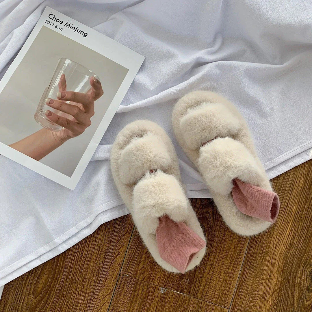 Cozy and stylish hairy slippers for fashionable women, available in multiple color options