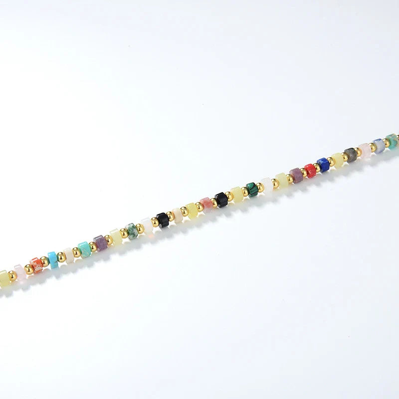 Luxurious multi-gem turquoise and Shoushan stone necklace with a classic round bead chain design