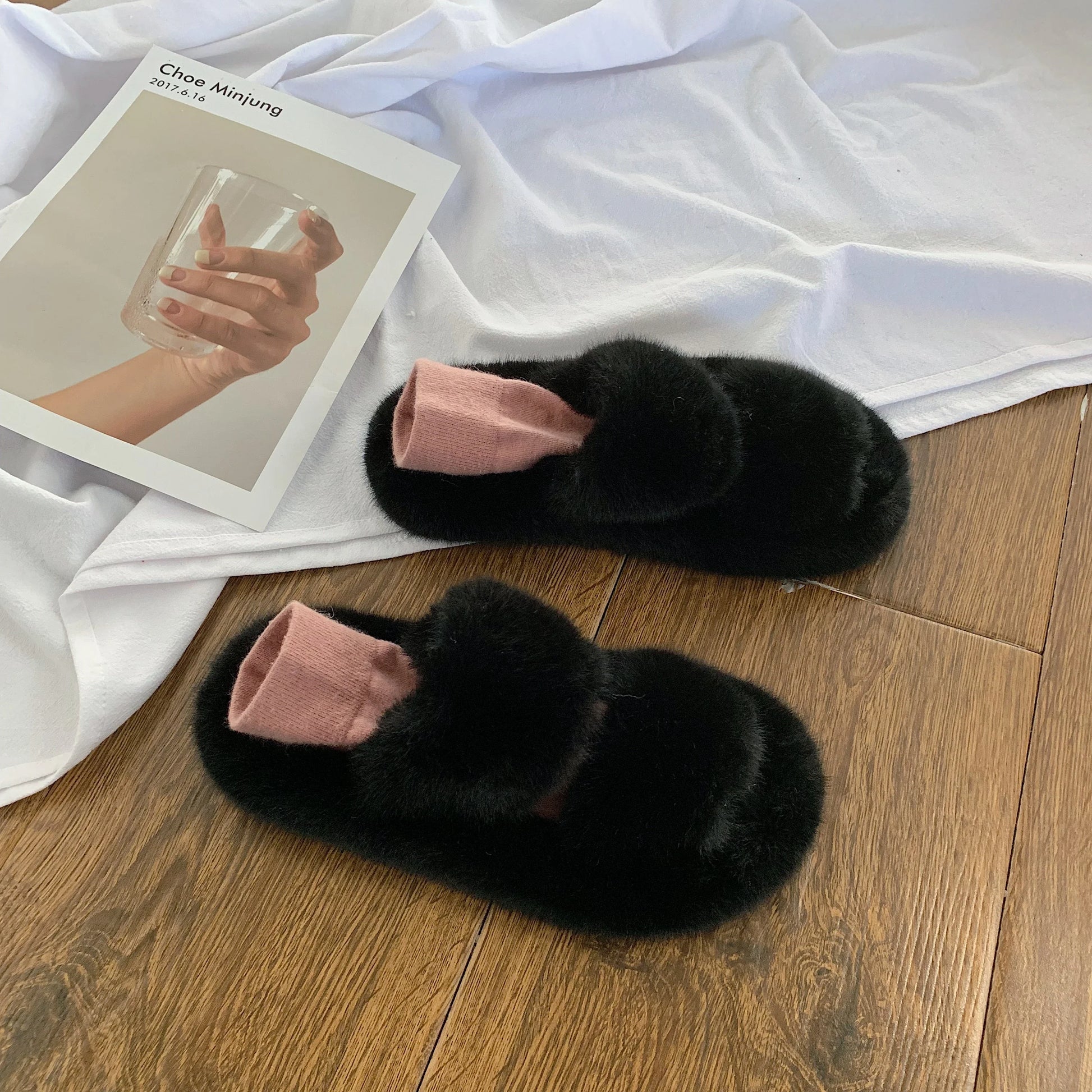Cozy and stylish hairy slippers for fashionable women, available in multiple color options