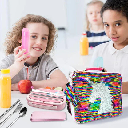 Cartoon unicorn-patterned lunch boxes with insulated bags, made of durable materials for practical and whimsical lunchtime solutions.