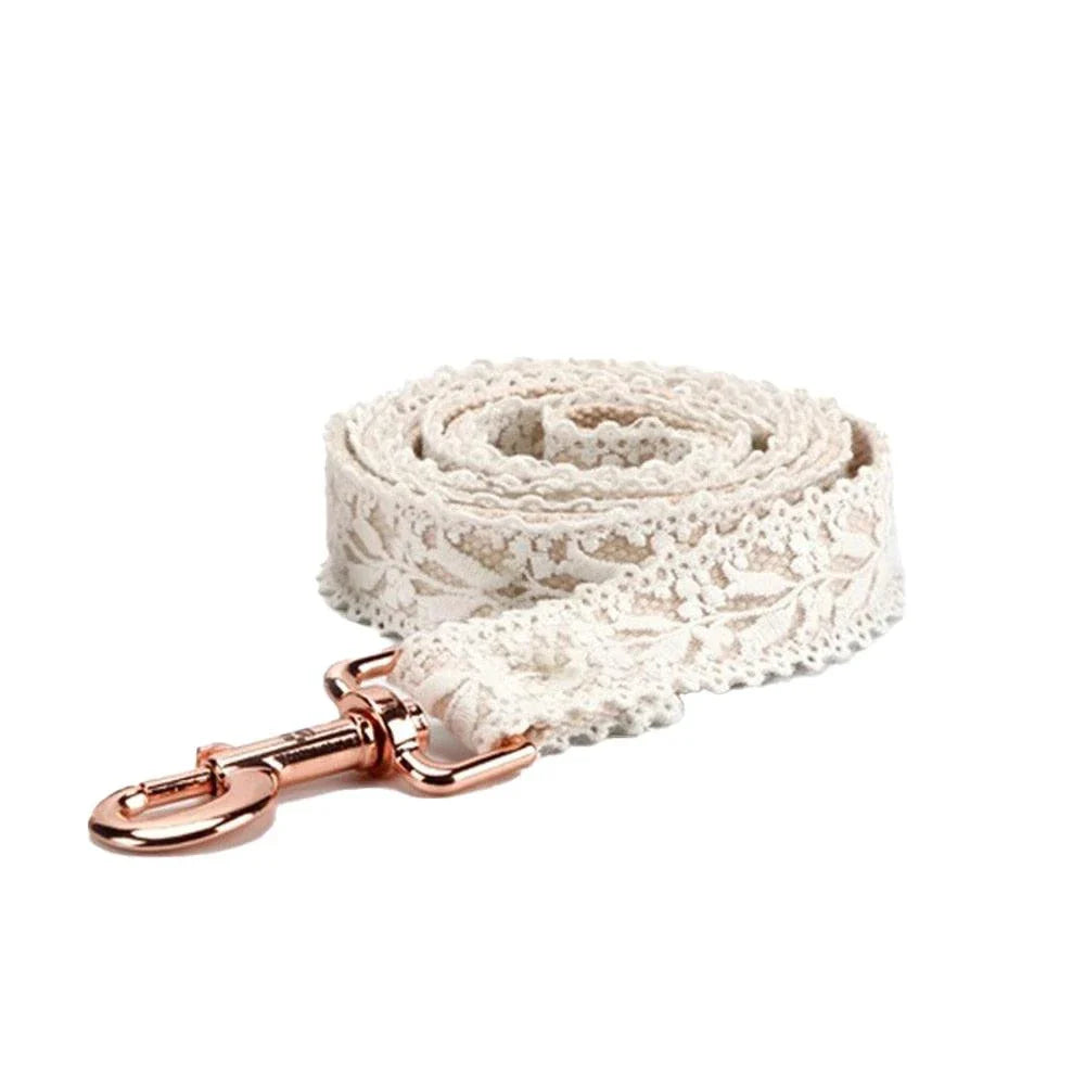 Elegant floral dog collar in multiple sizes, featuring a durable nylon construction and adjustable design for a comfortable and stylish fit.