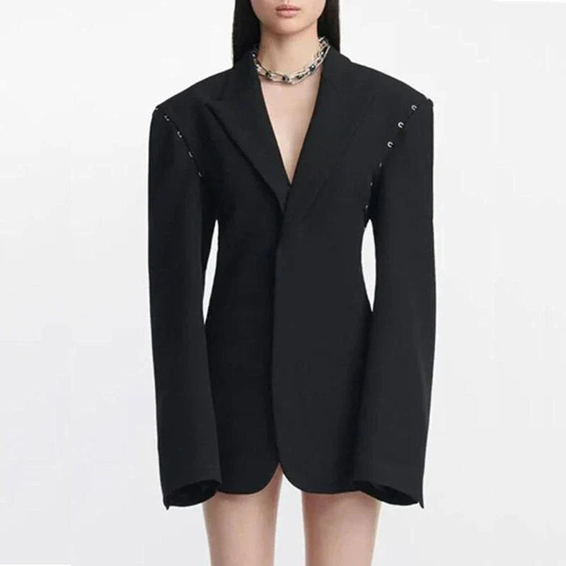 Autumn 2024 women's blazer with notched metal buckle decoration, available in black and green colors