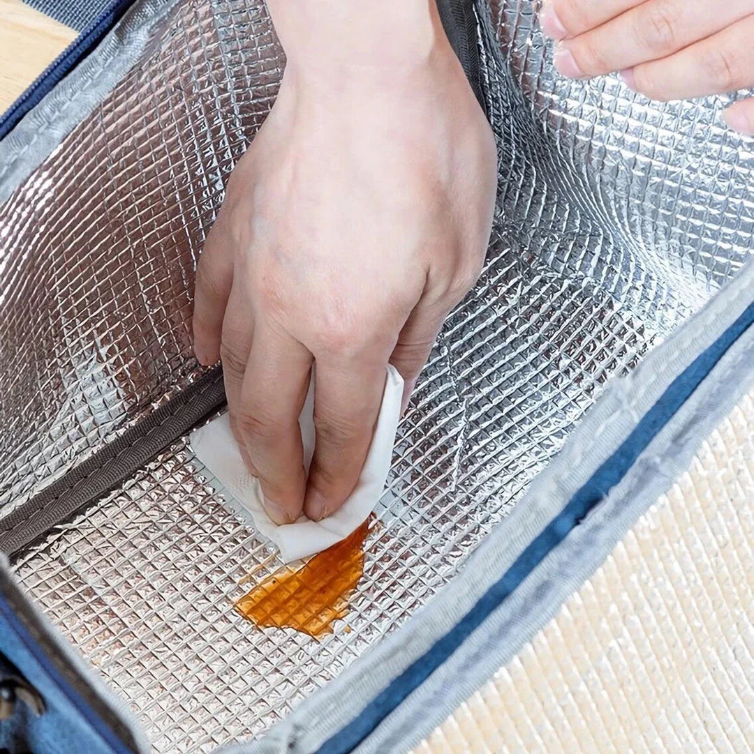 Portable thermal lunch bag made of durable oxford cloth with insulation to keep food and drinks at the perfect temperature