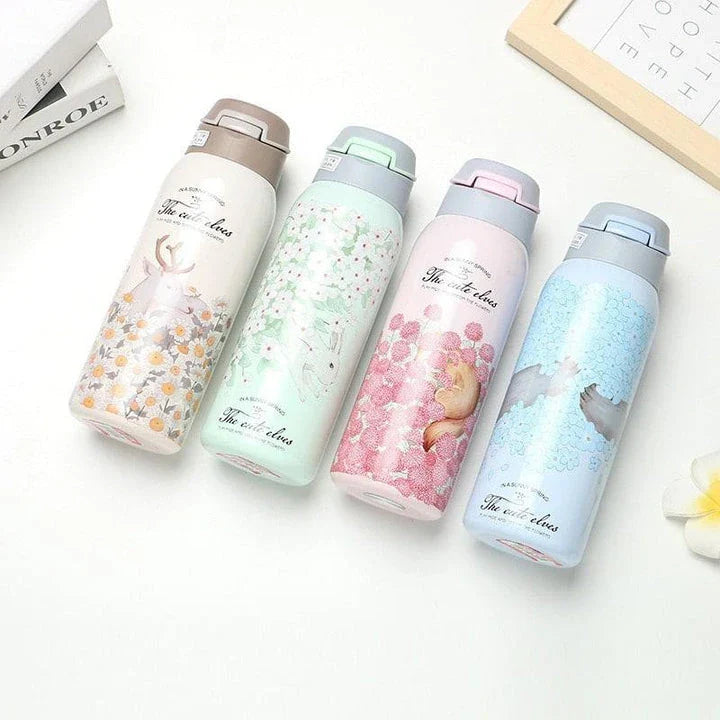 Stylish floral double-wall stainless steel water bottle with a convenient straw lid, maintaining temperature for up to 12 hours.