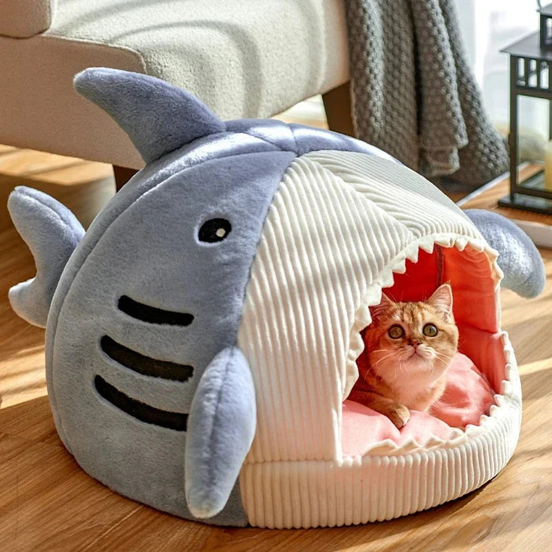 Cozy Retreat Plush Enclosed Cat Bed - Soft, Warm, and Secure Space for Your Feline Friend