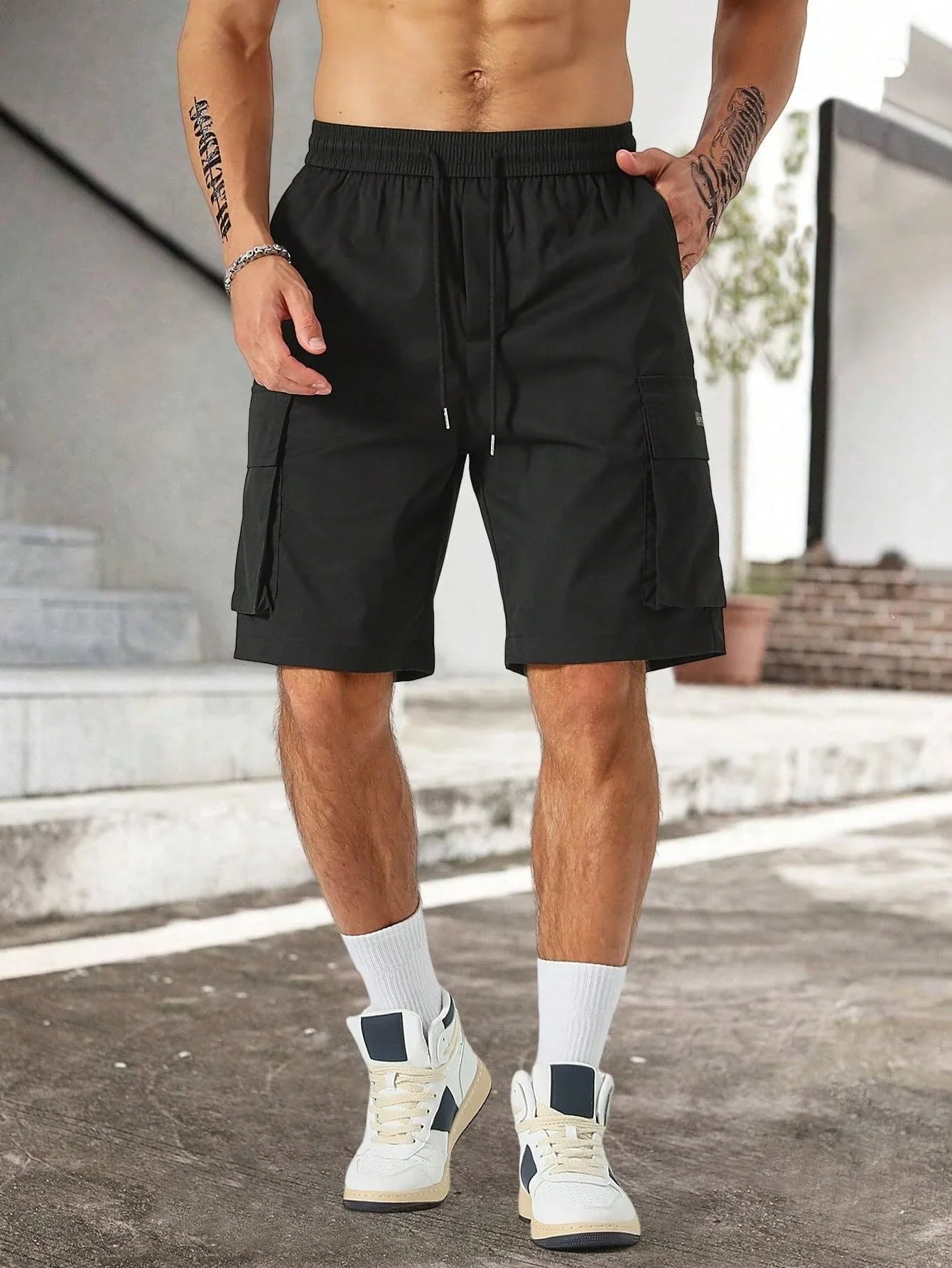 Drawstring waist men's workwear shorts with multiple pockets in various colors
