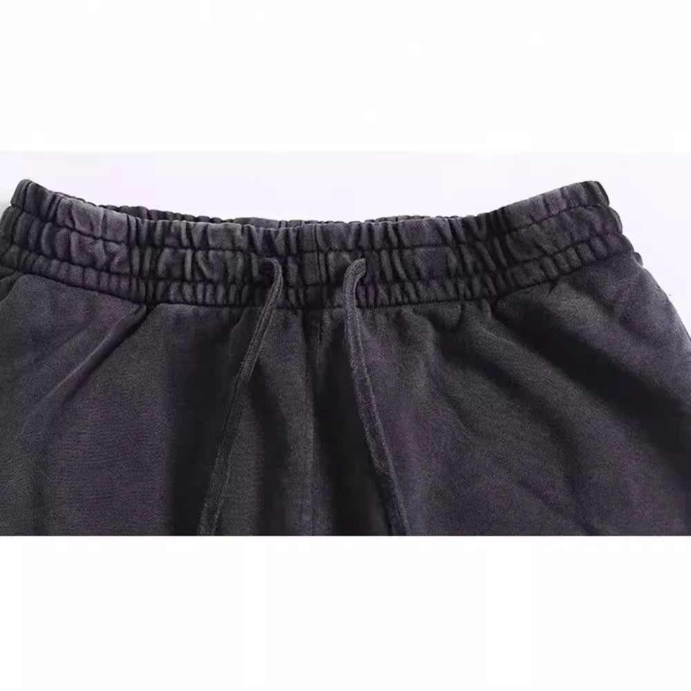 Premium cotton casual shorts for men in a relaxed, retro-inspired style