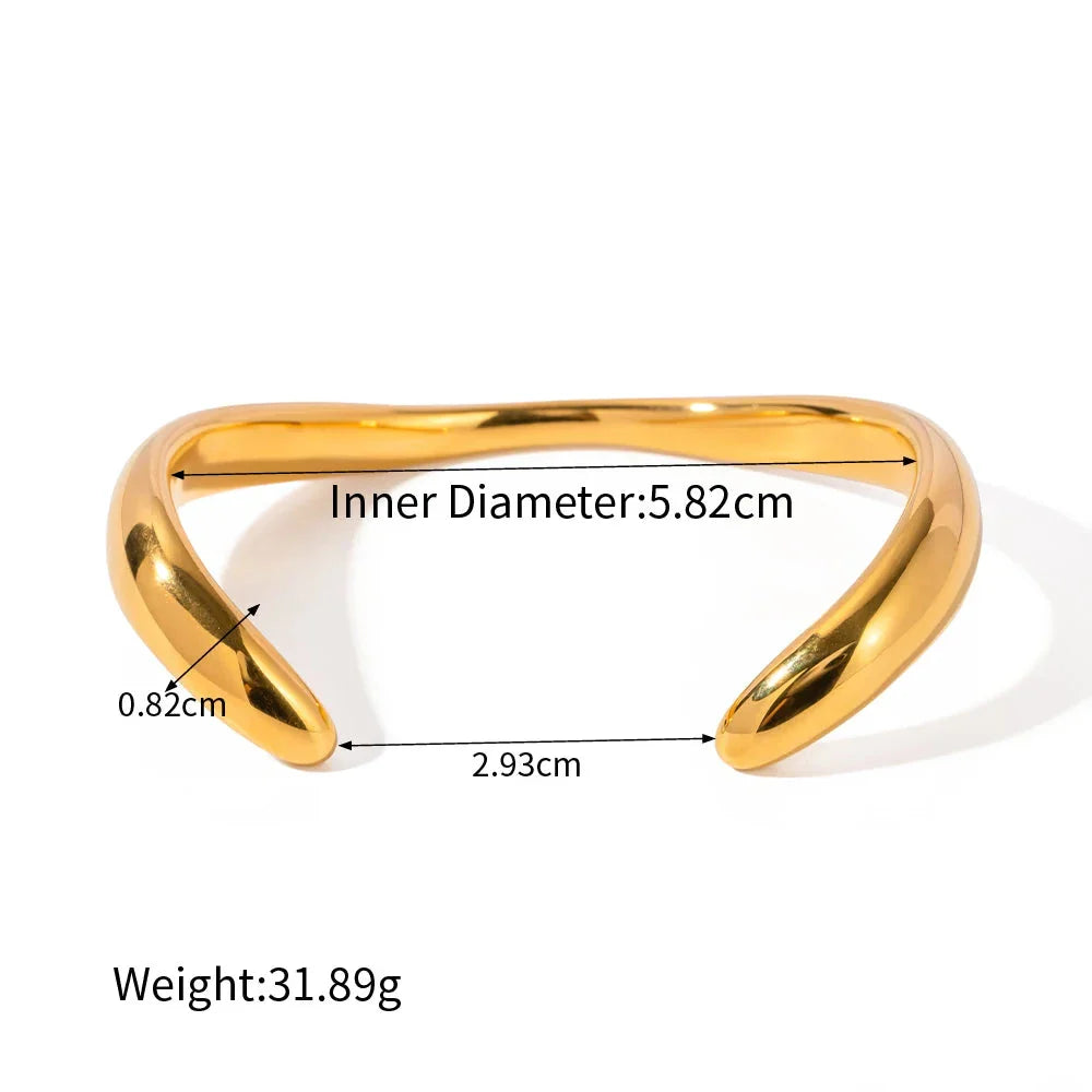 Elegant 18K Gold-Plated Stainless Steel Wavy Bracelet with Unique Geometric Design