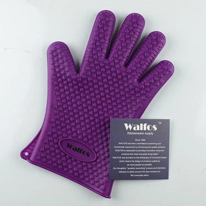 Premium heat-resistant silicone barbecue gloves in pink, designed for safe and comfortable outdoor grilling and cooking