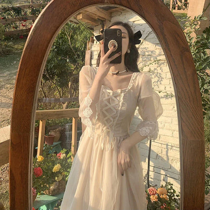 Retro-inspired lisianthus dress in a princess silhouette with a delicate gauze texture for elegant tea parties and relaxation