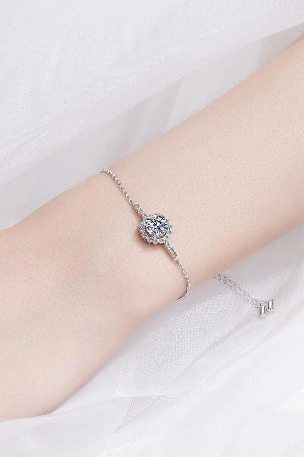1 carat moissanite bracelet in 925 sterling silver with rhodium plating and zircon accents