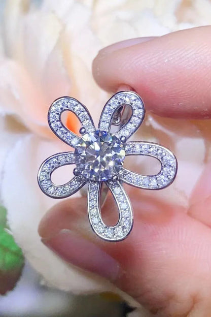 Elegant 1 carat moissanite flower-shaped open ring in platinum-plated sterling silver with sparkling zircon accents