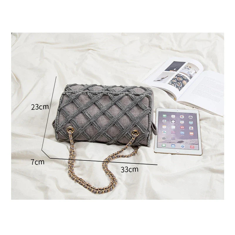 Stylish rhombus-patterned messenger bag for ladies with a retro single shoulder design and durable polyester construction