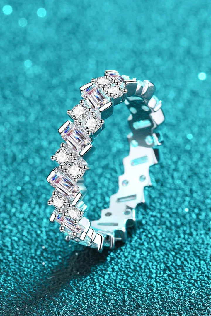Hhomeenjoy US Elegant Moissanite Solitaire Ring in Sterling Silver