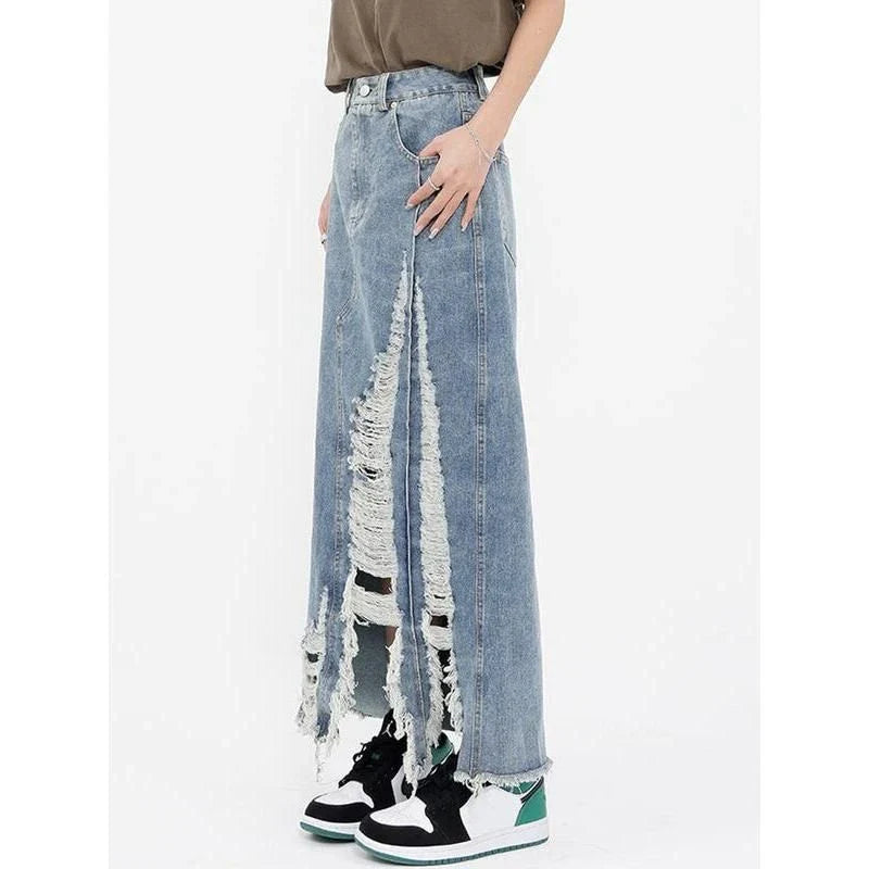 Fashionable high-waist denim skirt with distressed details, offering a stylish and comfortable design for versatile wear.