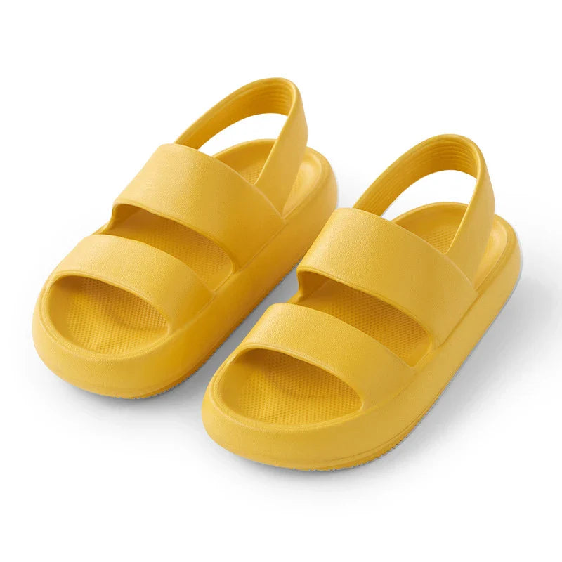 Comfortable and stylish heightened slippers for men in a variety of colors, featuring thick soles for all-day support and versatile design