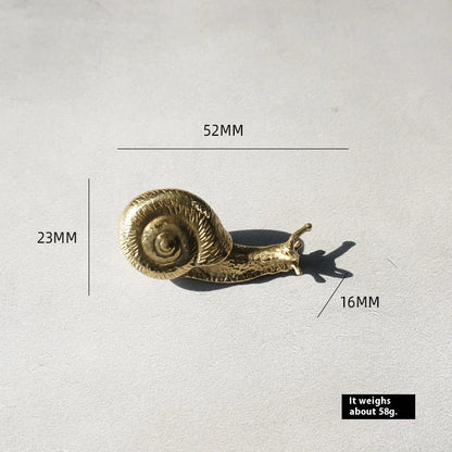 Elegant European-style retro brass snail cabinet door handles with a vintage-inspired design