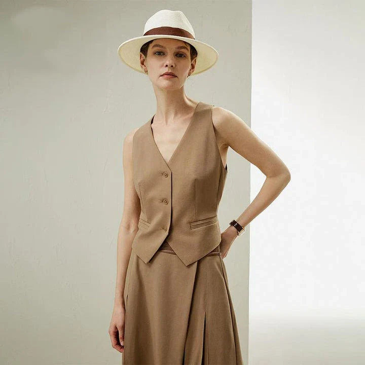 Elegant and Versatile Silk-Wool Blend Sleeveless Vest with Tailored Silhouette and Luxurious Jacquard Detailing