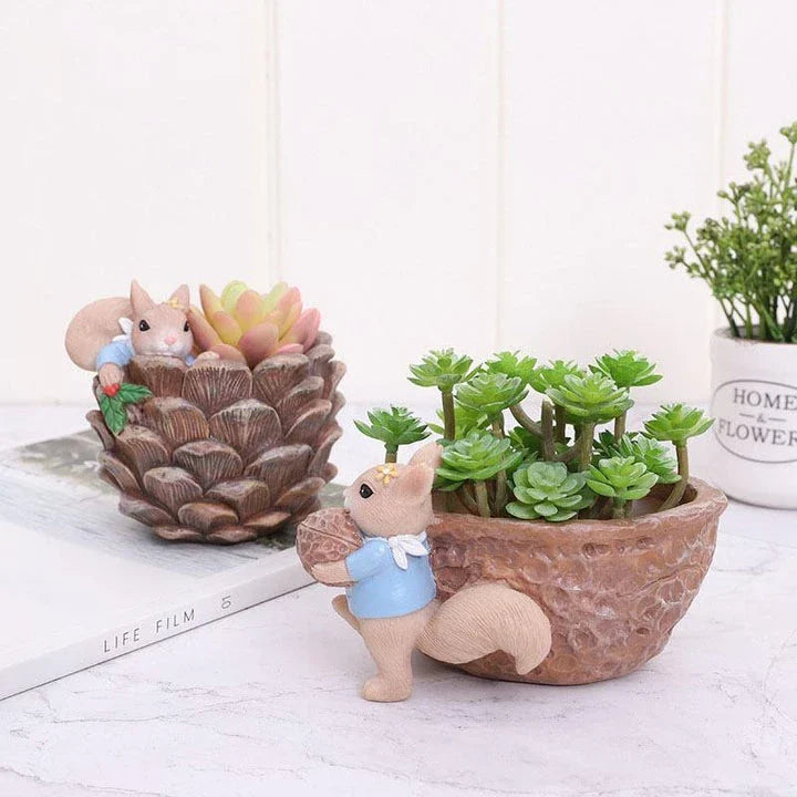 Charming cartoon squirrel-shaped succulent planter made of high-quality resin with drainage hole for healthy plant growth