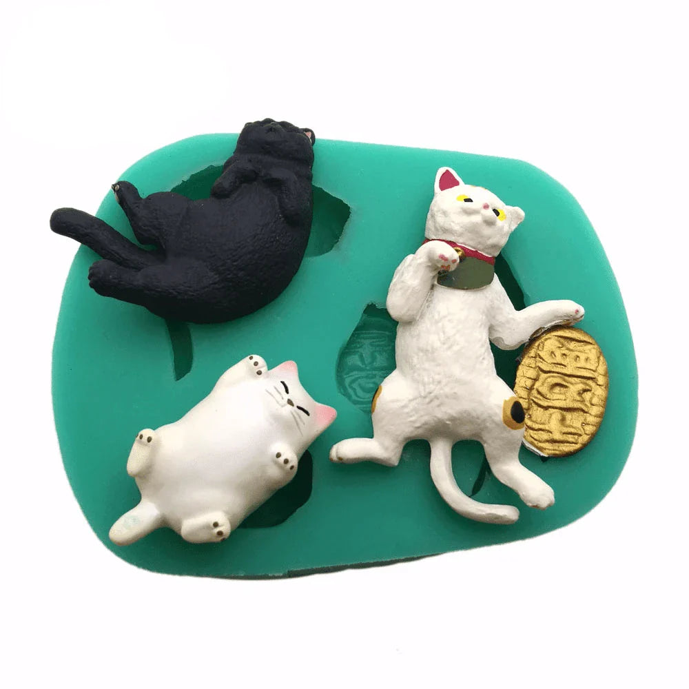 Cat-shaped silicone baking mold for eco-friendly, whimsical treats and desserts