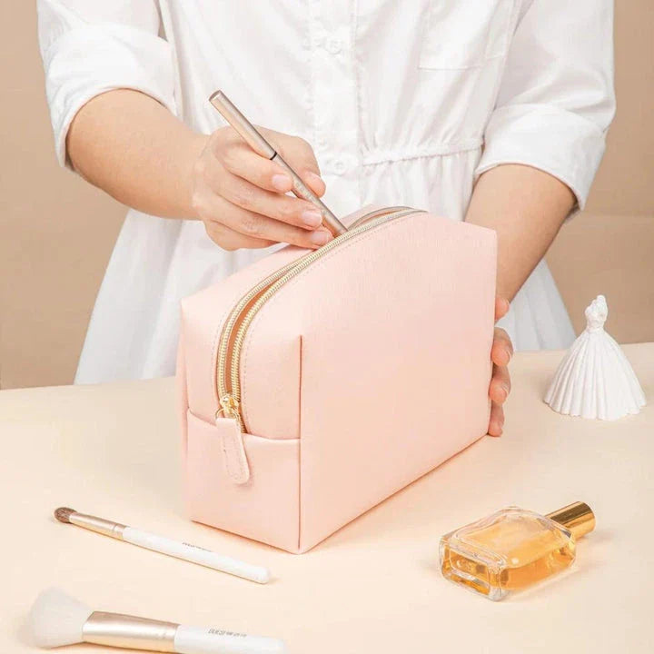 Chic PU Leather Travel Cosmetic Bag - Elegant Makeup Organizer with Secure Zipper in Multiple Sizes