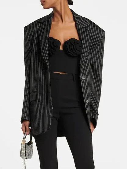 Chic floral sleeveless tank top with unique slash neckline and three-dimensional flower patchwork design