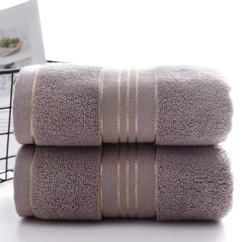 Premium combed cotton face towels with quick-dry technology for a luxurious and absorbent bathing experience.